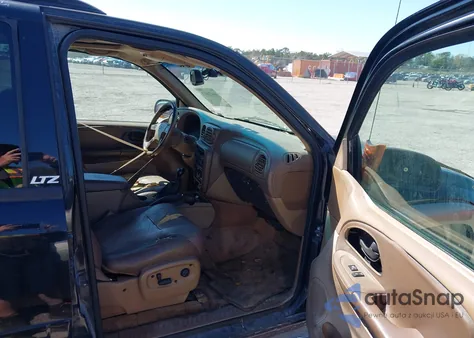 2002 Chevrolet Trailblazer Ltz z USA, uszkodzony, nr VIN 1GNDS13S822293336